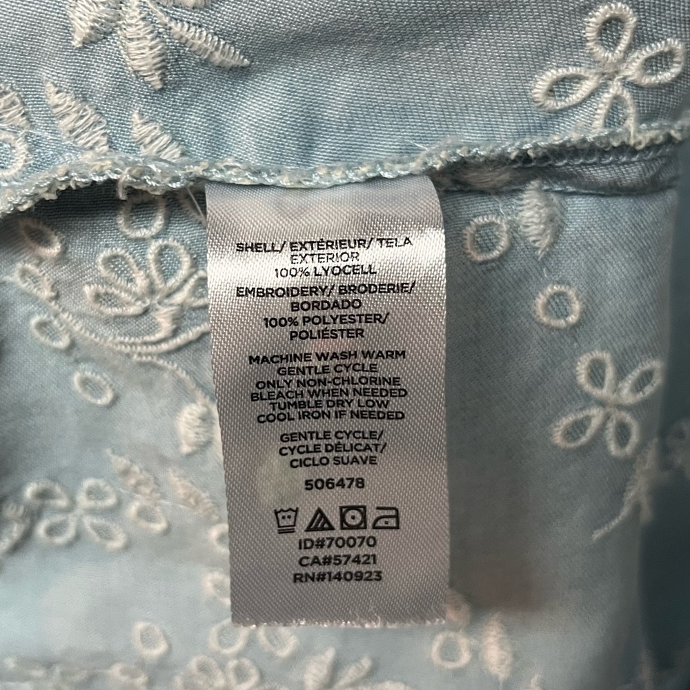 LOFT Light Blue Embroidered Blouse. Small - Picture 4 of 6